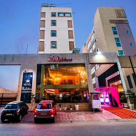 Hotel Rajshree Chandīgarh Buitenkant foto