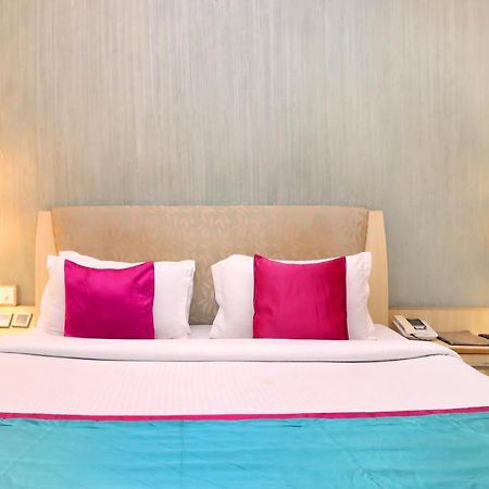 Hotel Rajshree Chandīgarh Buitenkant foto