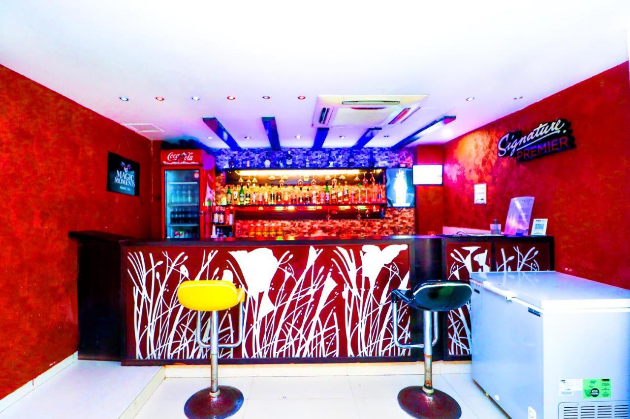 Hotel Rajshree Chandīgarh Buitenkant foto