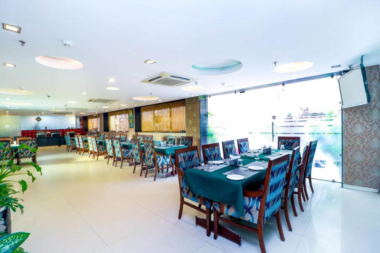 Hotel Rajshree Chandīgarh Buitenkant foto