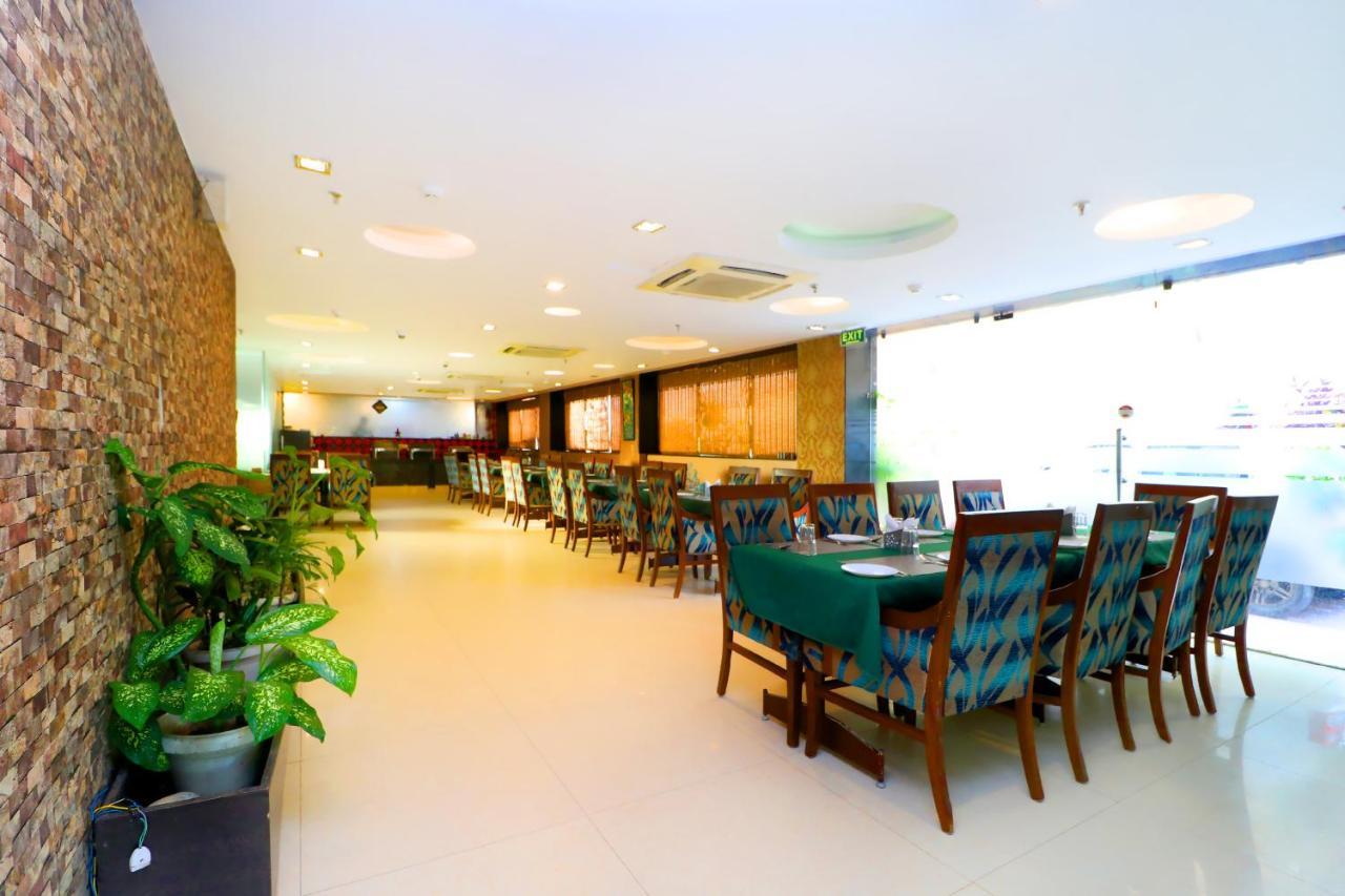 Hotel Rajshree Chandīgarh Buitenkant foto