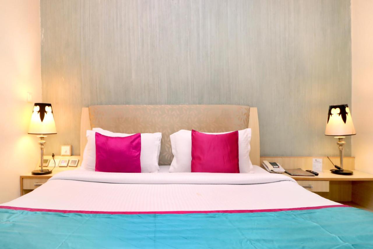 Hotel Rajshree Chandīgarh Buitenkant foto