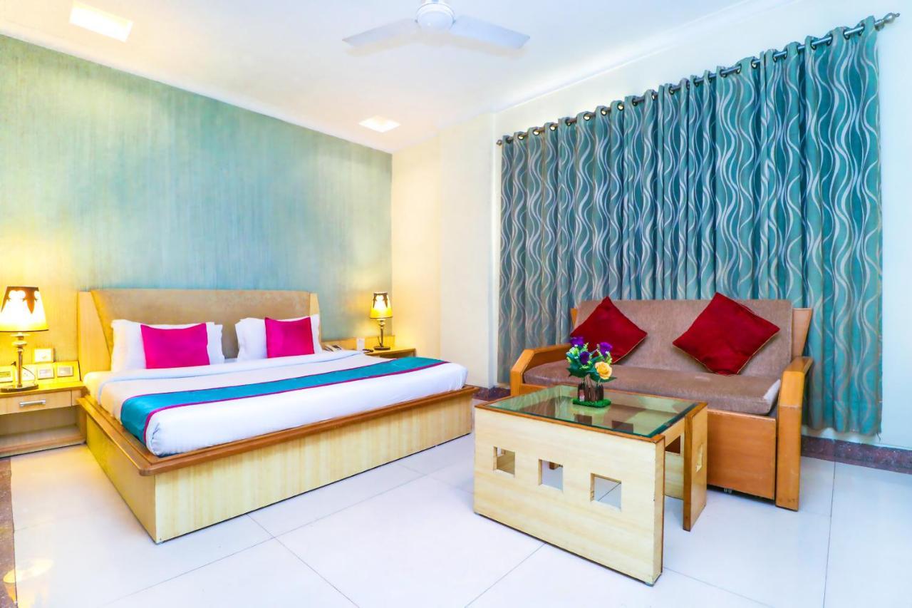 Hotel Rajshree Chandīgarh Buitenkant foto