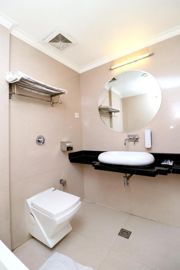 Hotel Rajshree Chandīgarh Buitenkant foto