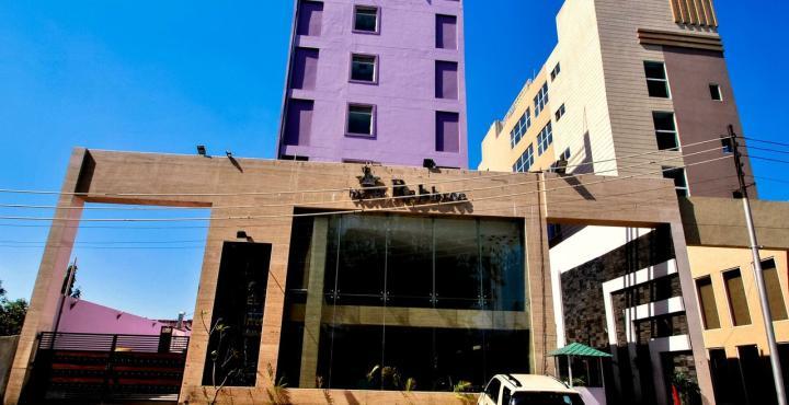 Hotel Rajshree Chandīgarh Buitenkant foto