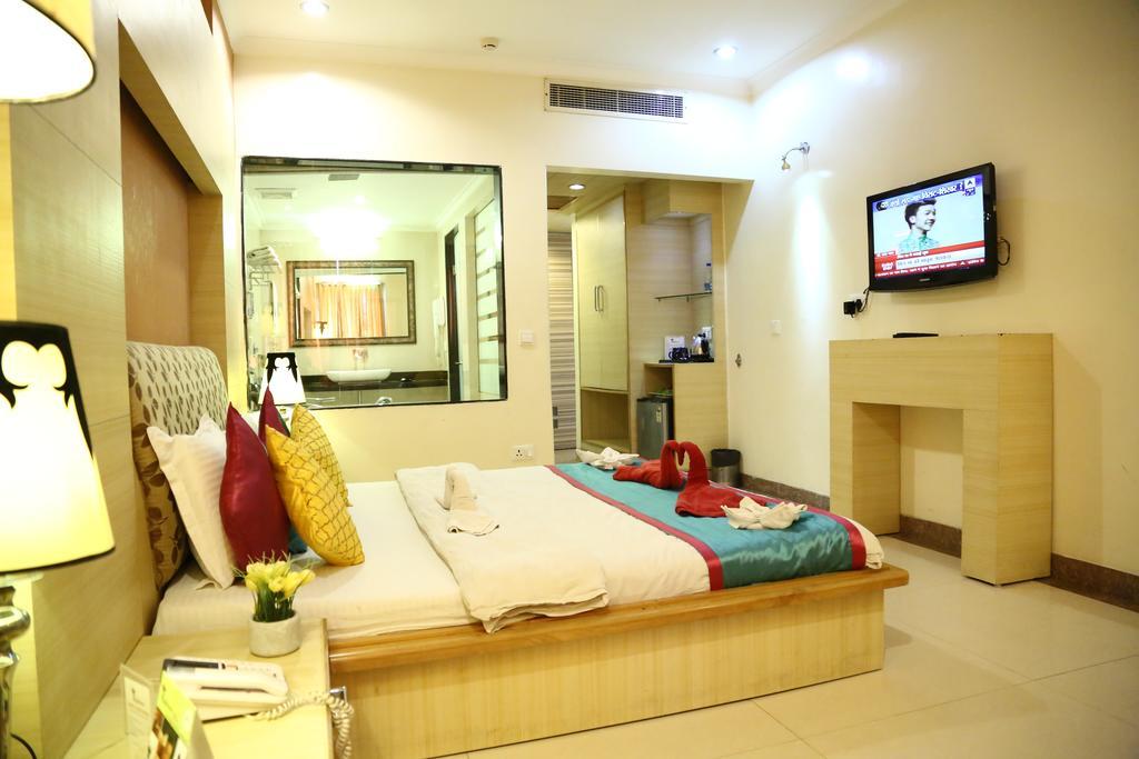 Hotel Rajshree Chandīgarh Buitenkant foto