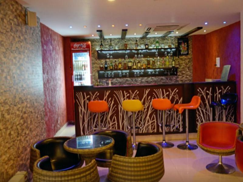 Hotel Rajshree Chandīgarh Buitenkant foto