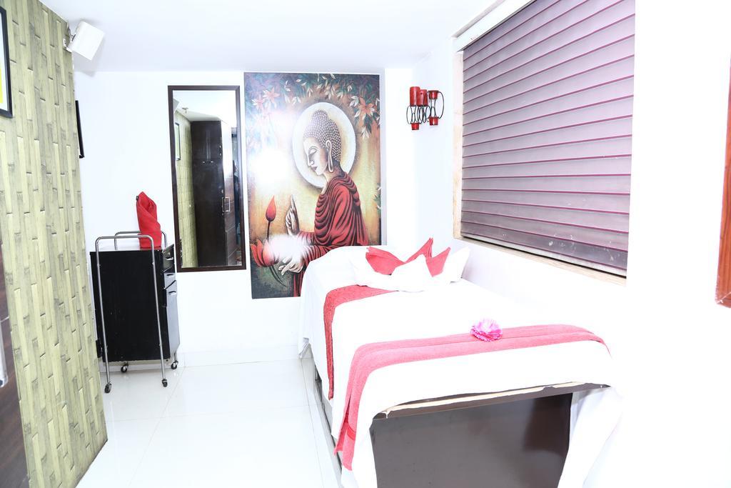Hotel Rajshree Chandīgarh Buitenkant foto