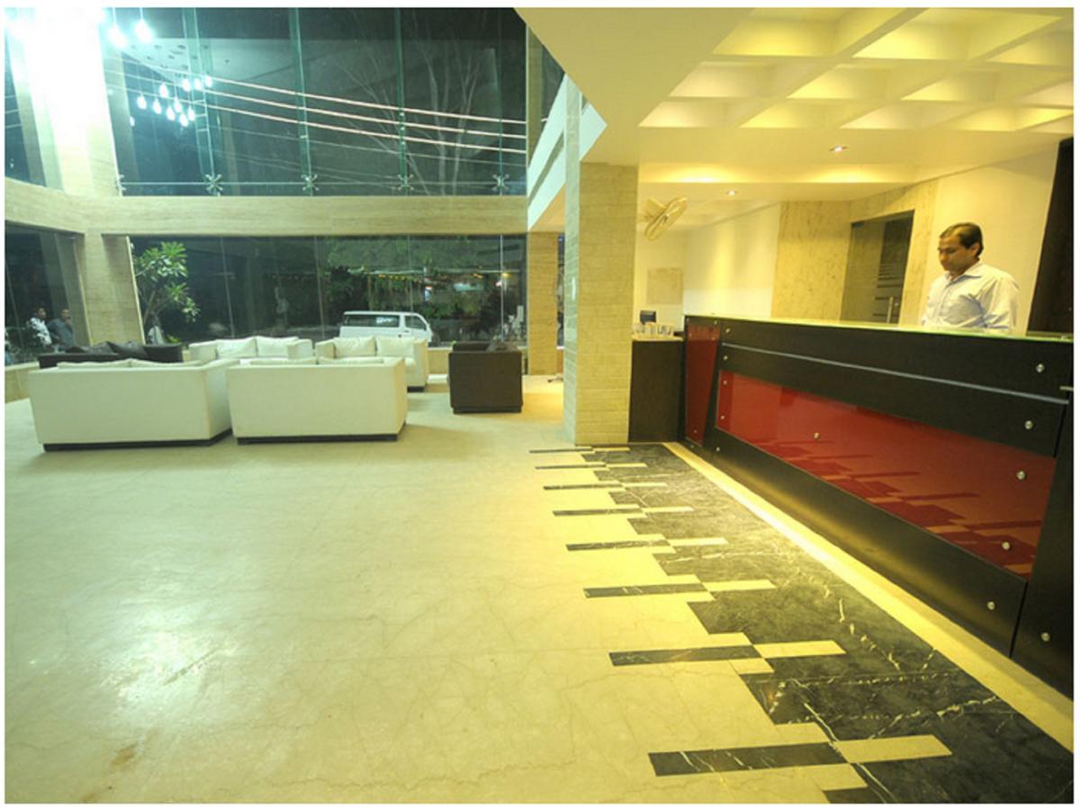 Hotel Rajshree Chandīgarh Kamer foto