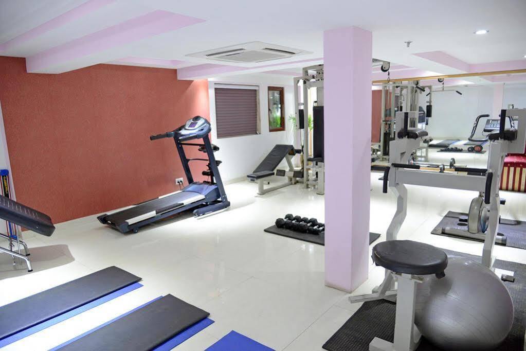 Hotel Rajshree Chandīgarh Buitenkant foto